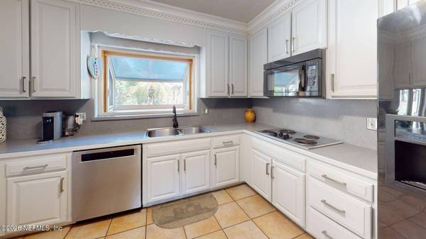 4575 OAK BAY DR, Jacksonville, FL 32277