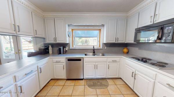 4575 OAK BAY DR, Jacksonville, FL 32277