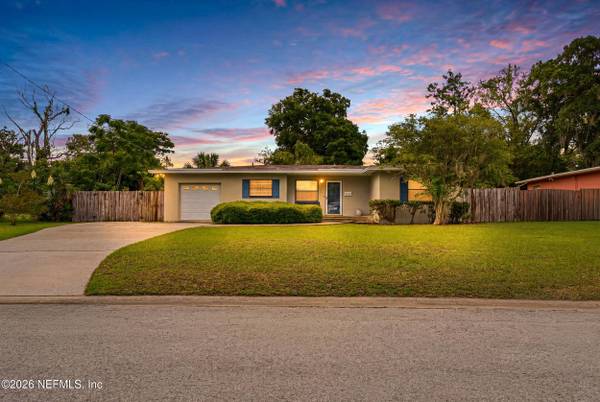 6104 ROBBINS CIR S, Jacksonville, FL 32211