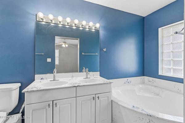 6104 ROBBINS CIR S, Jacksonville, FL 32211