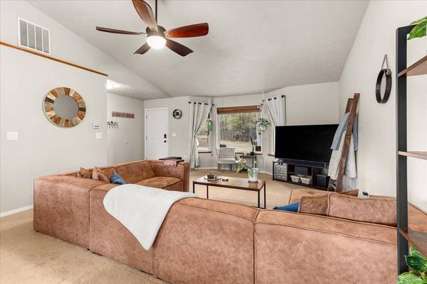 7607 S Grove Rd, Spokane, WA 99224