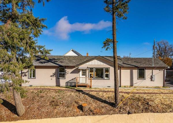 817 Park St, Davenport, WA 99122