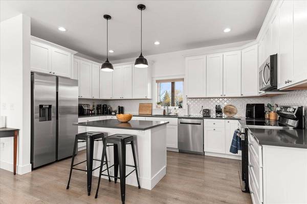 525 E Summit Ave, Reardan, WA 99029