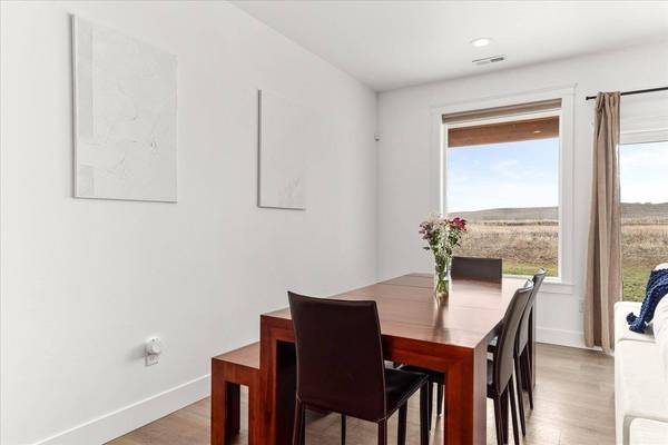 525 E Summit Ave, Reardan, WA 99029