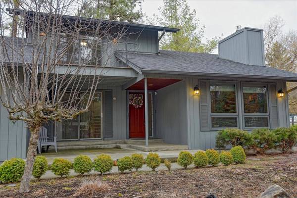 8906 N Aubrey L White Pkwy, Nine Mile Falls, WA 99026