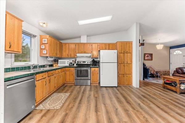 352 Independence Rd, Newport, WA 99156