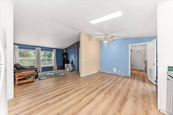 352 Independence Rd, Newport, WA 99156