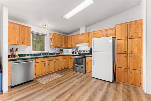 352 Independence Rd, Newport, WA 99156