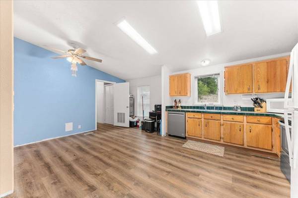 352 Independence Rd, Newport, WA 99156