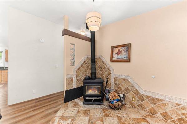 352 Independence Rd, Newport, WA 99156