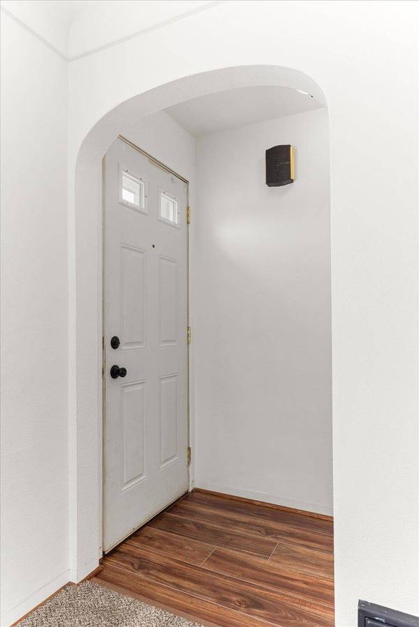 1111 E Courtland Ave, Spokane, WA 99207