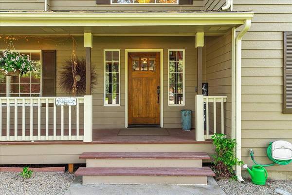 16503 N Mockingbird Ln, Nine Mile Falls, WA 99026