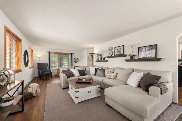 16503 N Mockingbird Ln, Nine Mile Falls, WA 99026