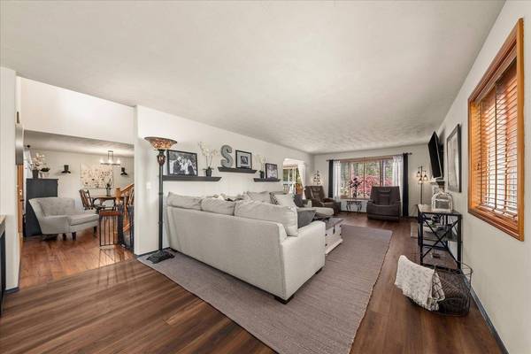 16503 N Mockingbird Ln, Nine Mile Falls, WA 99026