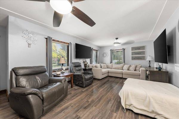 2915 N Dale Rd, Spokane, WA 99212