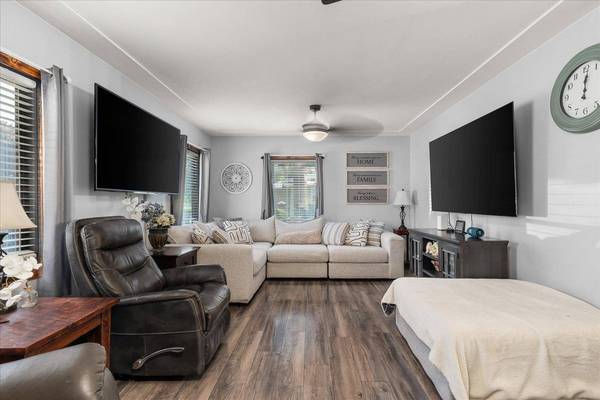 2915 N Dale Rd, Spokane, WA 99212