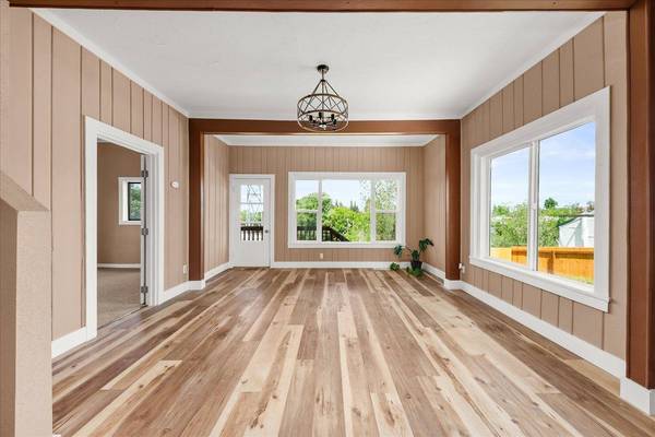 809 Park St, Davenport, WA 99122