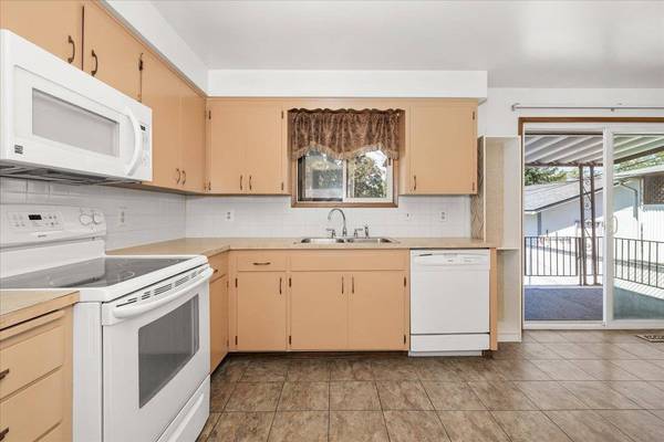 5903 N Stevens St, Spokane, WA 99205