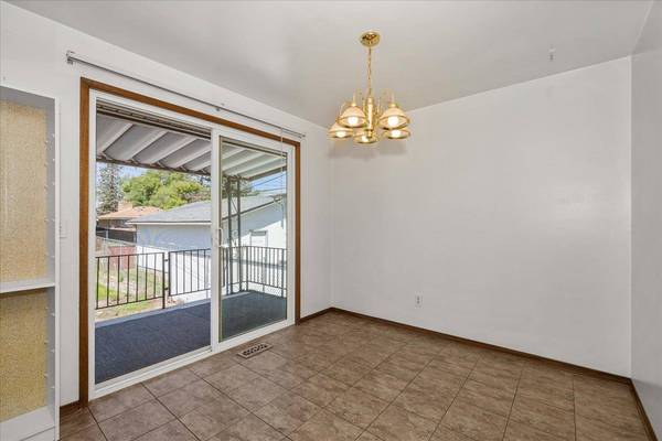 5903 N Stevens St, Spokane, WA 99205