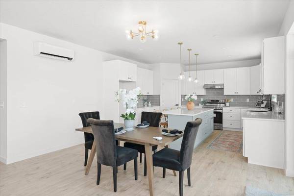 2091 W Walker Ave, Spokane, WA 99208