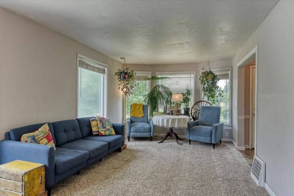 412 W Carlton Ave, Fairfield, WA 99012