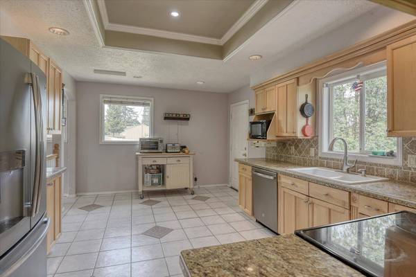 412 W Carlton Ave, Fairfield, WA 99012