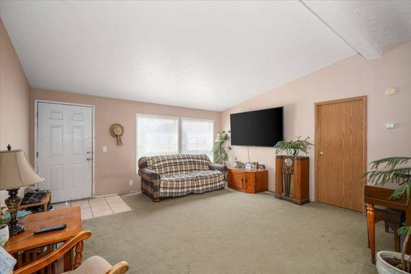 1405 E Evergreen St, Deer Park, WA 99006