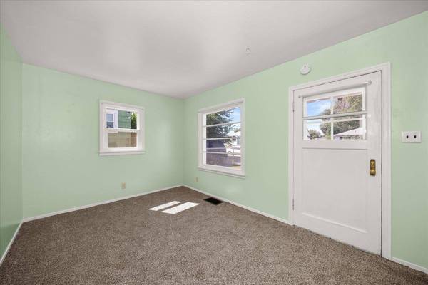 2608 E Heroy Ave, Spokane, WA 99207