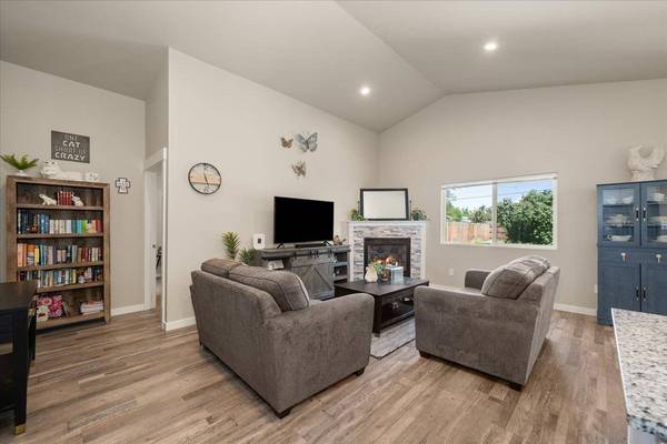 3921 E Longfellow Ave, Spokane, WA 99217