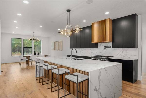 27603 N Bruce Rd, Chattaroy, WA 99003