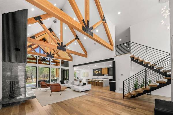 27603 N Bruce Rd, Chattaroy, WA 99003