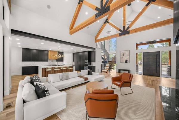 27603 N Bruce Rd, Chattaroy, WA 99003