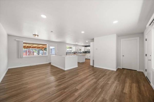 7014 N Howard St, Spokane, WA 99208