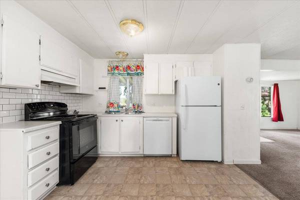 8900 S Mullen Hill Rd #5, Spokane, WA 99224