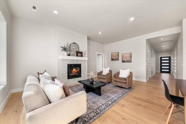 2021 W Walker Ave, Spokane, WA 99208