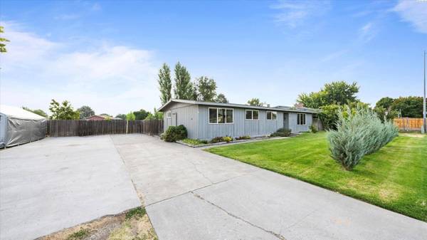 1607 S Vancouver, Kennewick, WA 99337