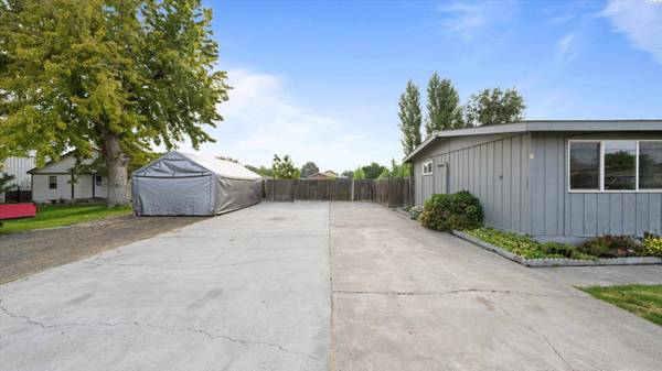 1607 S Vancouver, Kennewick, WA 99337