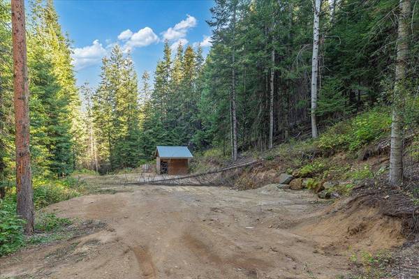 80 Virginia Ln, Newport, WA 99156