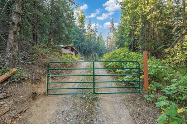 80 Virginia Ln, Newport, WA 99156