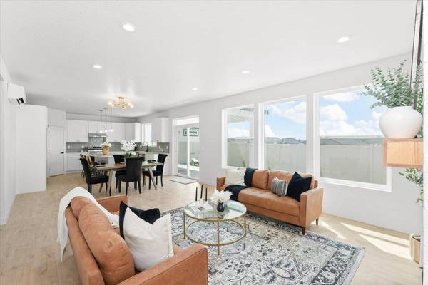 2077 W Walker Ave, Spokane, WA 99208