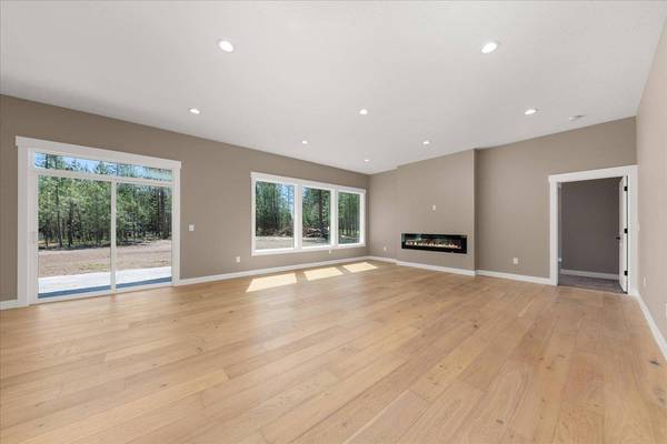 6571 Kate Dr, Nine Mile Falls, WA 99206