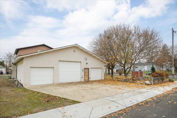 2323 W Olympic Ave, Spokane, WA 99205