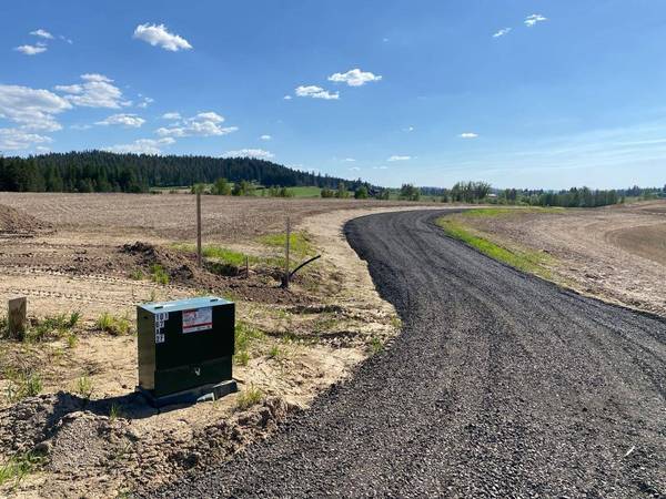 8838 E Little Deep Creek Ln, Colbert, WA 99005