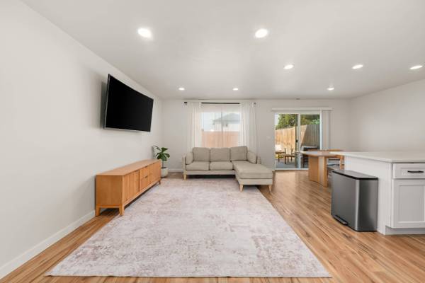 2401 E Longfellow Ave, Spokane, WA 99207