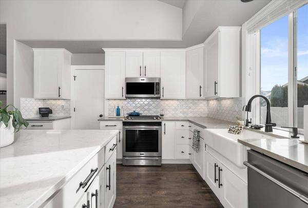 1824 S Ridgetop Dr, Greenacres, WA 99016