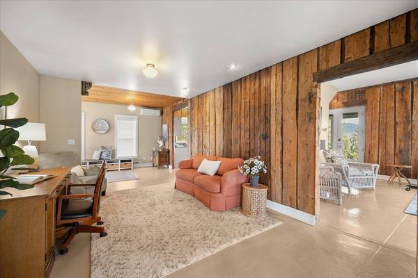 42994 S Loon Lake Rd, Loon Lake, WA 99148