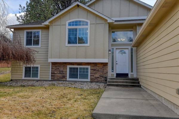 716 E Bonnie Lynn Ln, Colbert, WA 99005