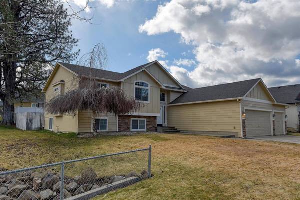 716 E Bonnie Lynn Ln, Colbert, WA 99005