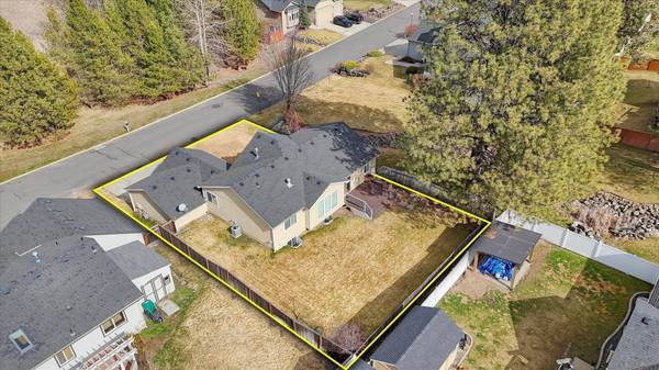 716 E Bonnie Lynn Ln, Colbert, WA 99005