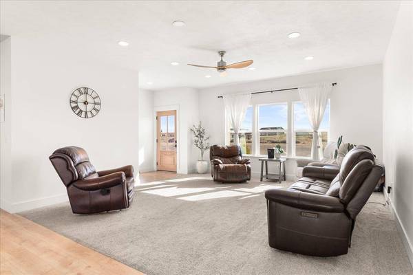 25741 Westfield Ln, Davenport, WA 99122